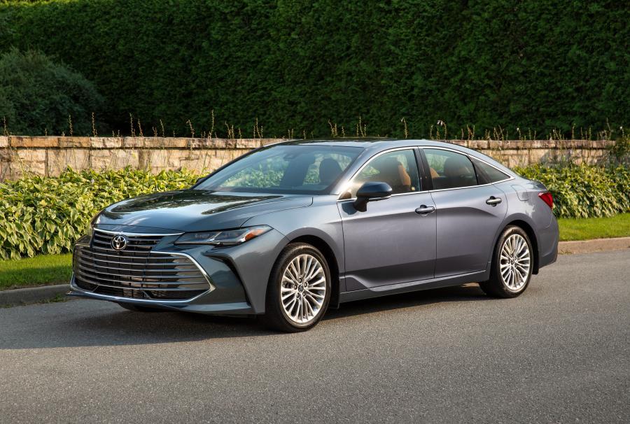  Toyota Avalon Limited 2018 года  (фото 11 из 12)